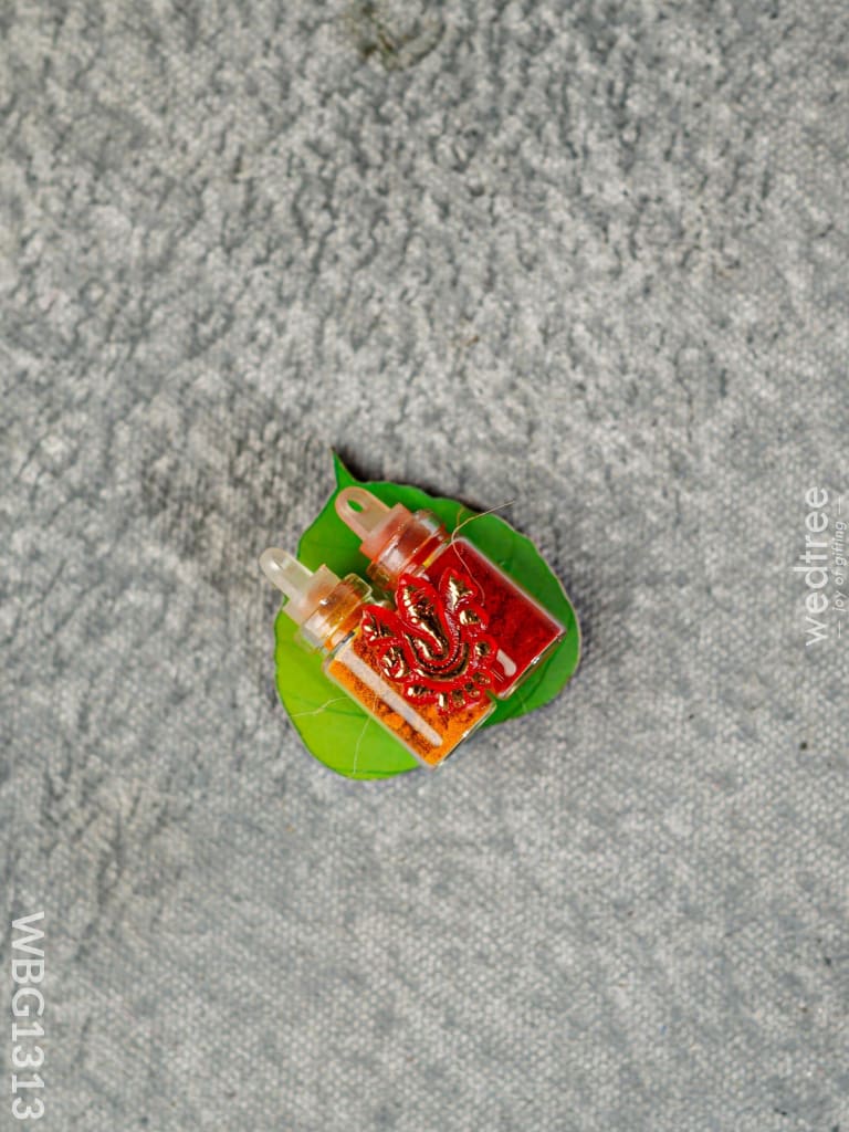 Miniature Manjal Kumkum Set On Leaf Base - Wbg1313 Fancy