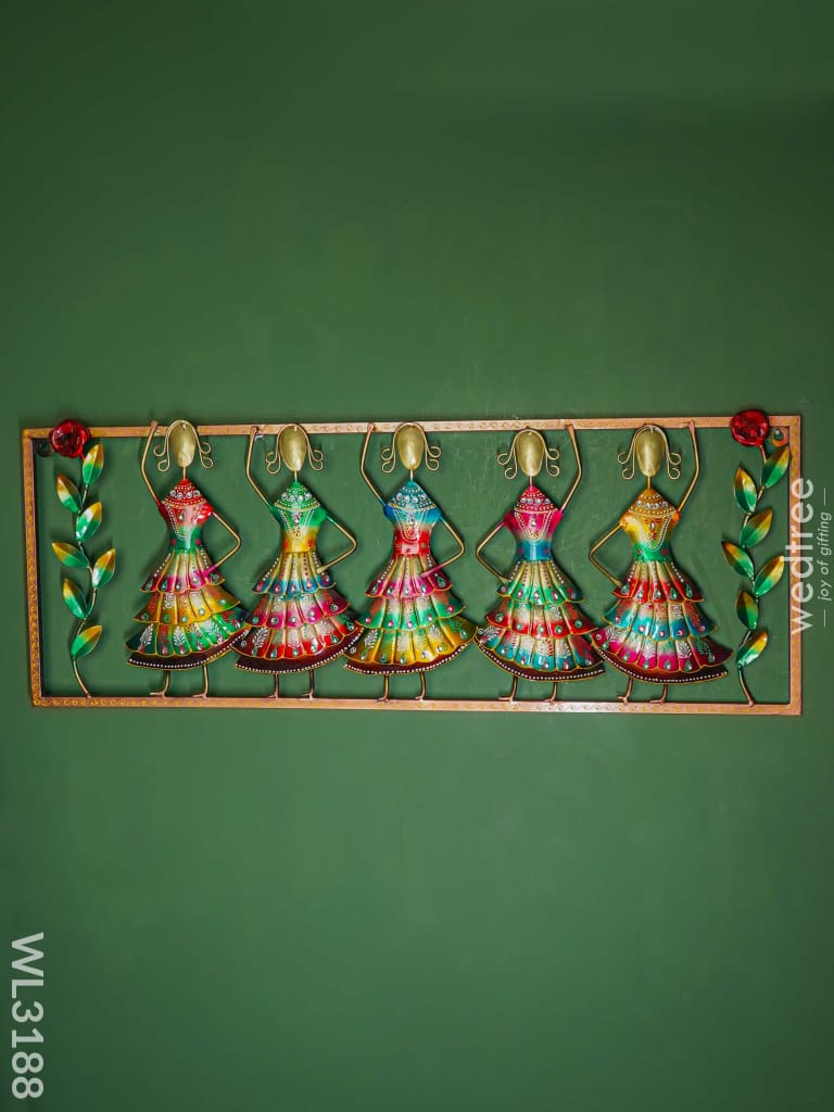 5 Dancing Dolls Wall Hanging Frame With Flowers - Wl3188 Metal Decor