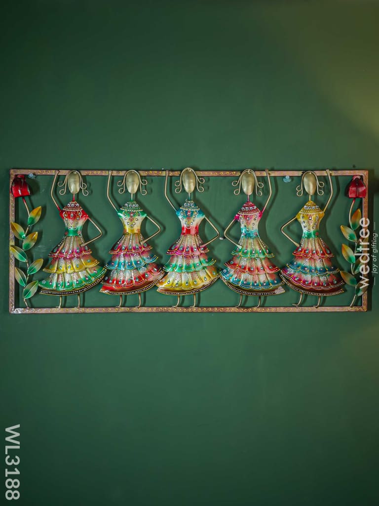 5 Dancing Dolls Wall Hanging Frame With Flowers - Wl3188 Metal Decor