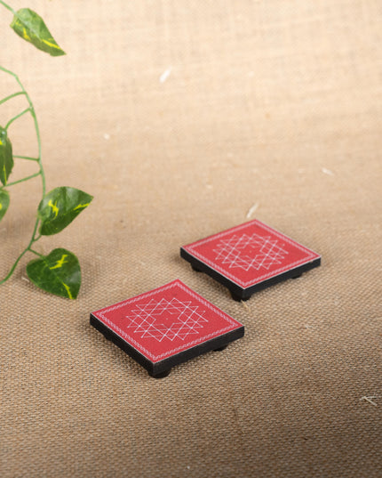 Aishwarya Kolam Design Glitter Laminated Manai - WBG1381