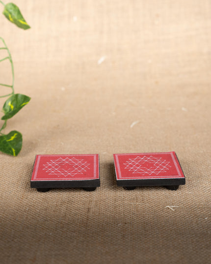 Aishwarya Kolam Design Glitter Laminated Manai - WBG1381