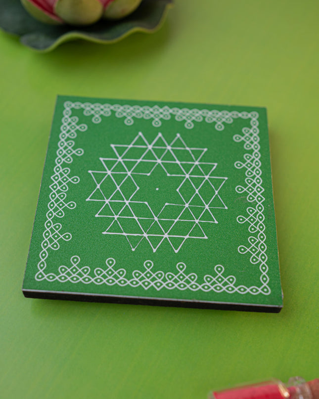 Laminated Manai - Aishwarya Kolam Design - 4 inch x 4 inch - WBG1385