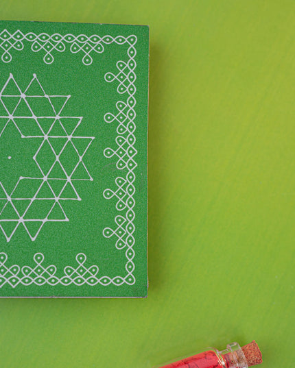 Laminated Manai - Aishwarya Kolam Design - 4 inch x 4 inch - WBG1385