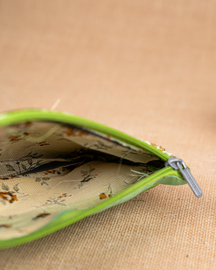 Raw Silk Purse - Embroidery Design - WBG1821