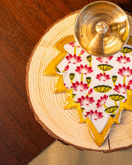 Brass Diya with Leaf - WBG1842