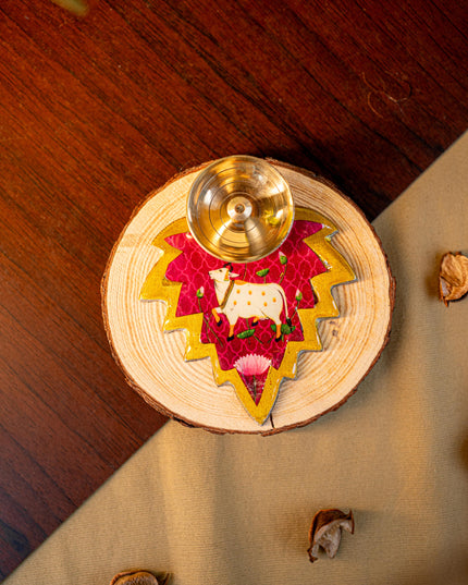 Brass Diya with Leaf - WBG1842