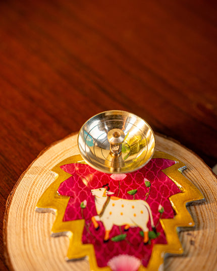 Brass Diya with Leaf - WBG1842