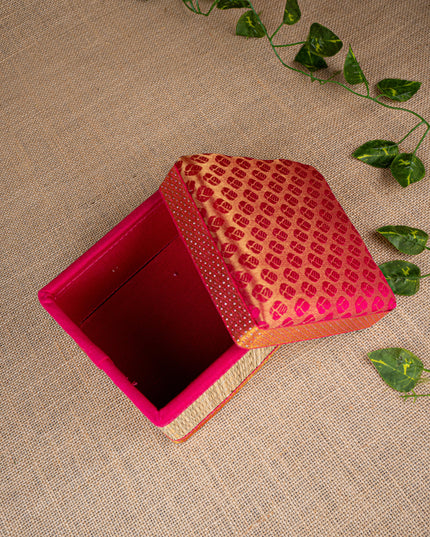 Korai Box - 6x6 inch - WL4916