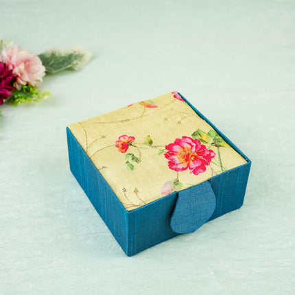 Collection image for: Jewellery Holders