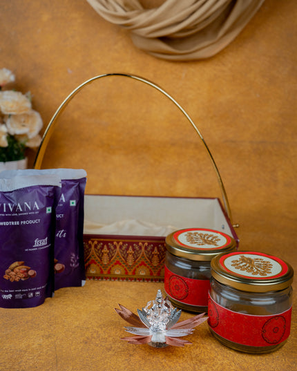 Deepavali: Tray with Set of 2 Glass Jar, 100Gms Cashew, Almond & German Silver Ganesha - WDC0009