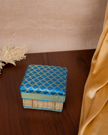 Deepavali: Korai Box with Lakshmi Ganesha Idol & Manjal Kumkum - WDC0007