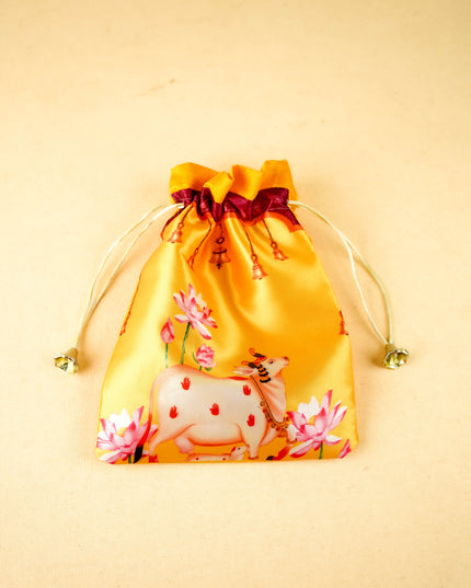 Combo: Tulasi Maadam, Bangles Set with String Bag - WGC0101