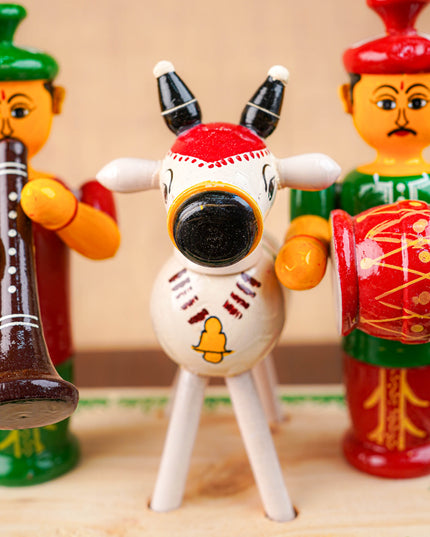 Etikoppaka Toys - Musicians with Cow - WL3819