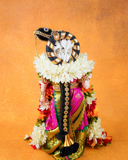 Andal with Parrot Doll - WL4670