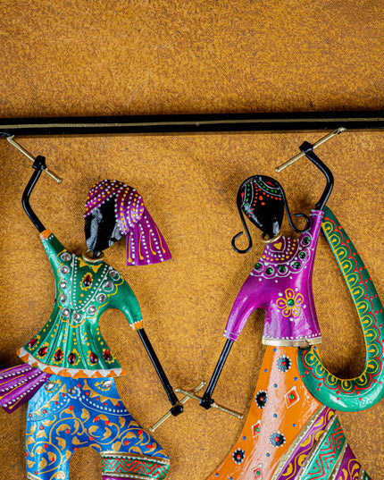 Metal Dandiya Couple Wall Hanging Frame - WL5252