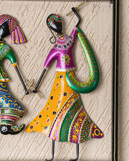 Metal Dandiya Couple Wall Hanging Frame - WL5252