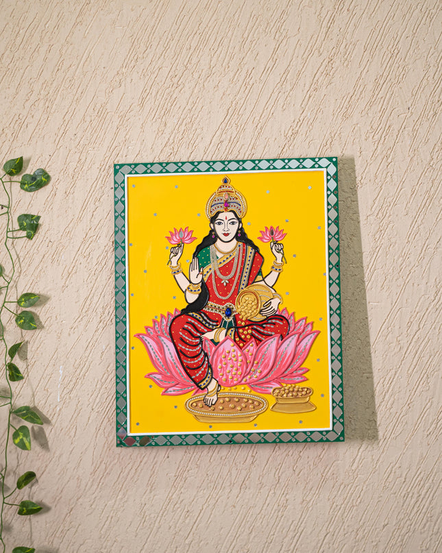 Lippan Art: Lakshmi Hanging Frame - 20 x 16 inch - WL5311