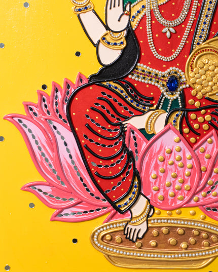 Lippan Art: Lakshmi Hanging Frame - 20 x 16 inch - WL5311