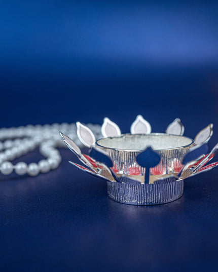 White Metal Designer T-Light Holder - Pink - WL5496-1