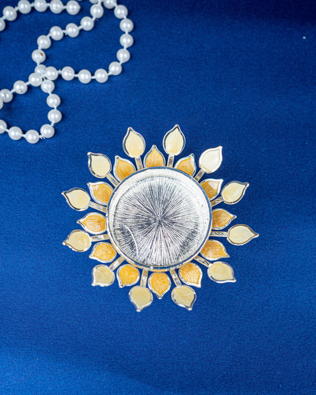 White Metal Designer T-Light Holder - Beige - WL5496-2