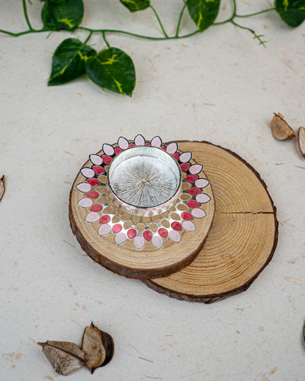 White Metal Designer T-Light Holder - Pink - WL5497-1