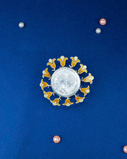 White Metal Designer T-Light Holder - Beige - WL5536-2