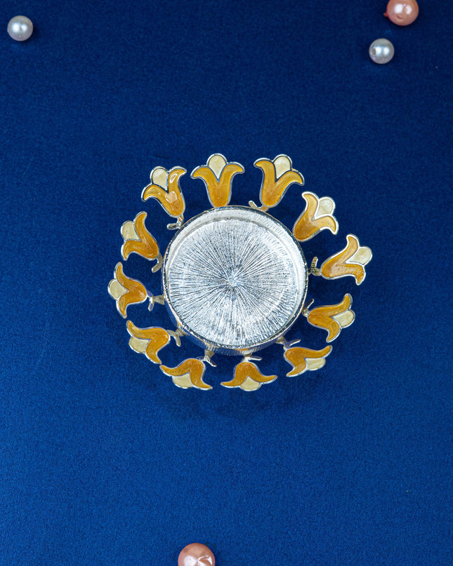 White Metal Designer T-Light Holder - Beige - WL5536-2