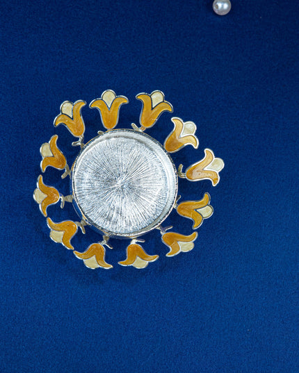 White Metal Designer T-Light Holder - Beige - WL5536-2