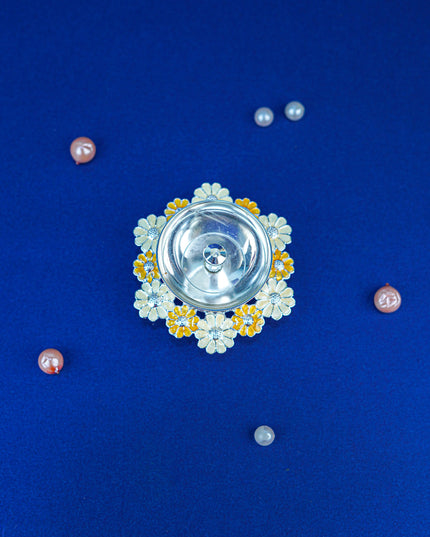 White Metal Floral Diya - Beige - WL5551-2