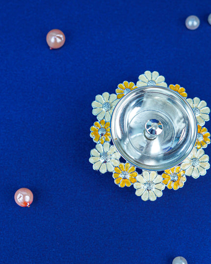 White Metal Floral Diya - Beige - WL5551-2