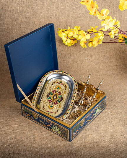 Gift Hamper - Oval Plate with Kerala Diya and Agarbathi Stand - WMH0001