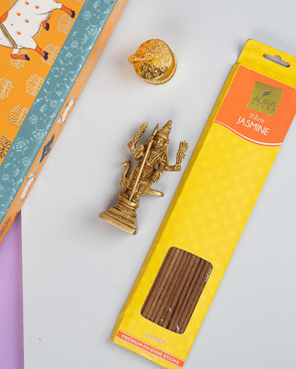 Gift Hamper - String Bag with Murugan, Incense Stick and Kumkum Holder - WMH0003