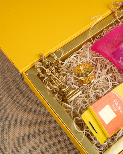 Gift Hamper - String Bag with Murugan, Incense Stick and Kumkum Holder - WMH0003
