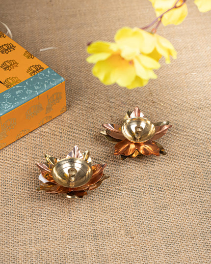 Gift Hamper - Meenakari Tray with Lakshmi Idol, Foil Card and Flower Diya - WMH0017