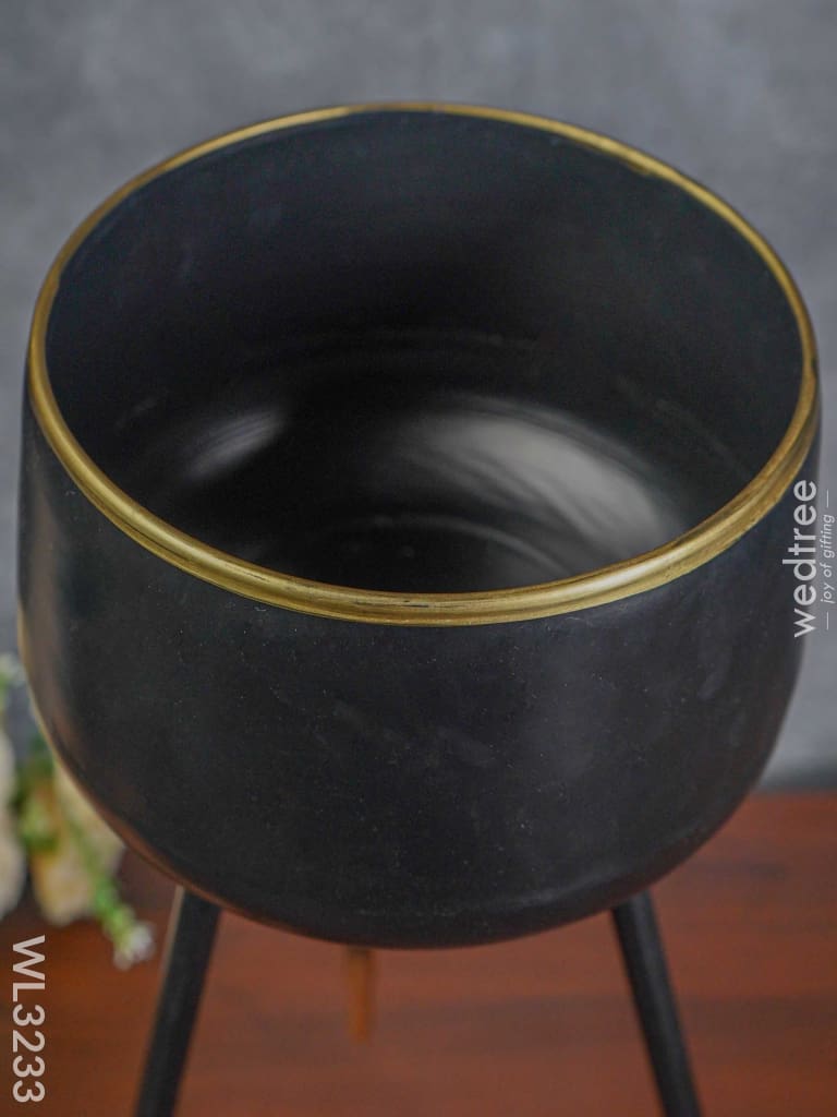 Black Planter With Stand - Wl3233 Planters