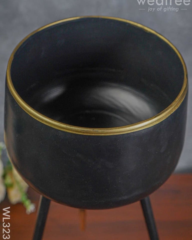 Black Planter With Stand - Wl3233 Planters