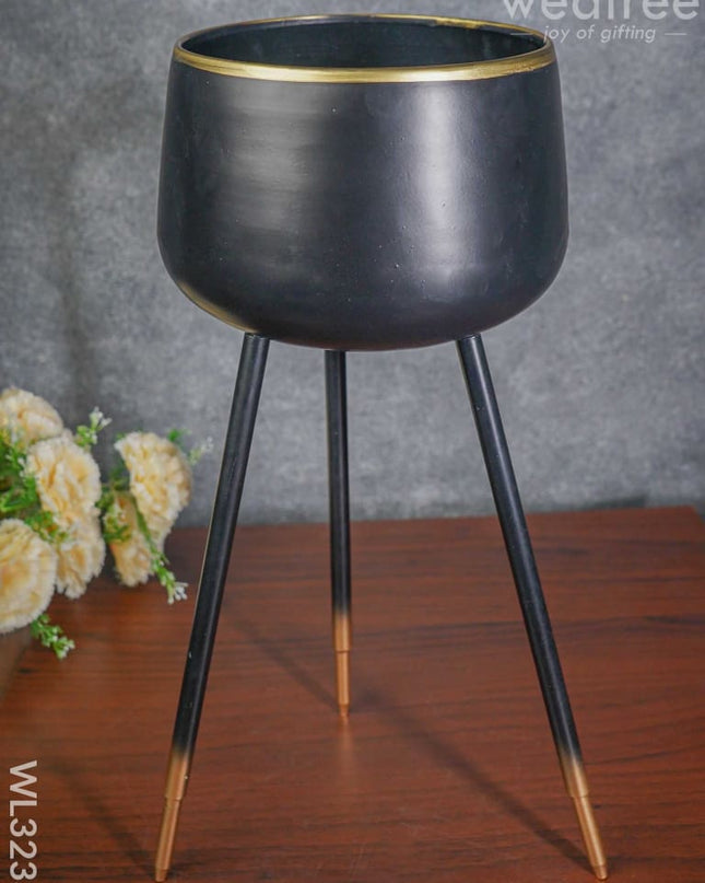 Black Planter With Stand - Wl3233 Planters