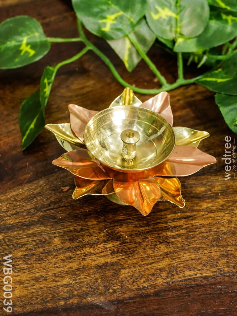 Brass And Copper Flower Shaped Diya - Wbg0039 Diyas