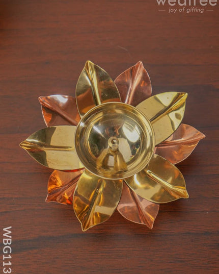 Brass And Copper Flower Shaped Diya - Wbg1130 Diyas