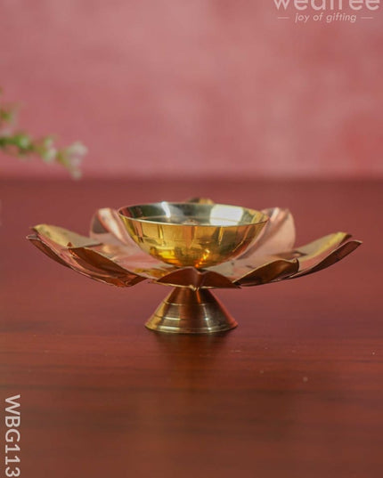 Brass And Copper Flower Shaped Diya - Wbg1130 Diyas