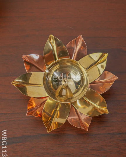 Brass And Copper Flower Shaped Diya - Wbg1130 Diyas
