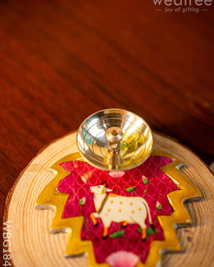 Brass Diya with Leaf - WBG1842 - Brass Diya RG