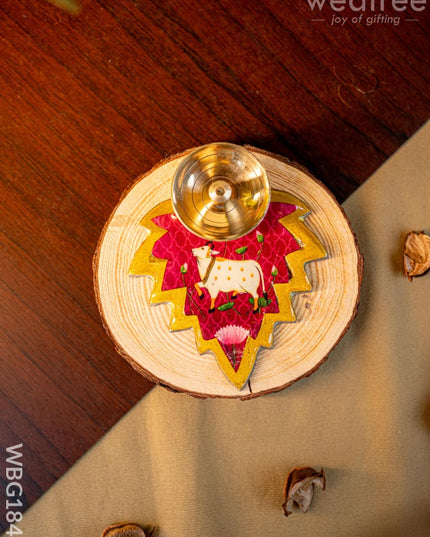 Brass Diya with Leaf - WBG1842 - Brass Diya RG