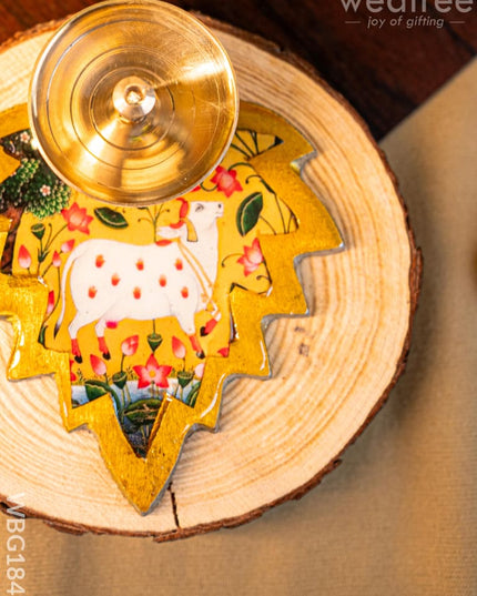 Brass Diya with Leaf - WBG1842 - Brass Diya RG