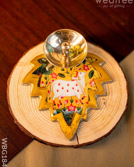 Brass Diya with Leaf - WBG1842 - Brass Diya RG