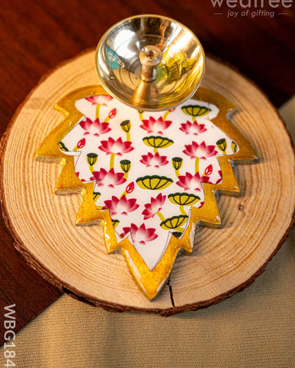 Brass Diya with Leaf - WBG1842 - Brass Diya RG