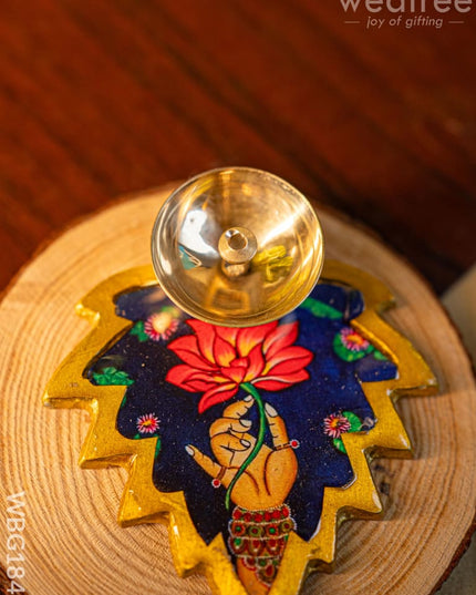 Brass Diya with Leaf - WBG1842 - Brass Diya RG