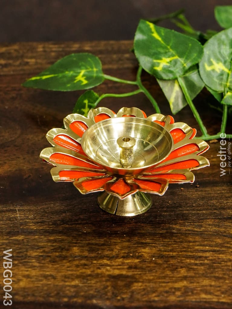 Brass Flower Shaped Diya - Wbg0043 Diyas