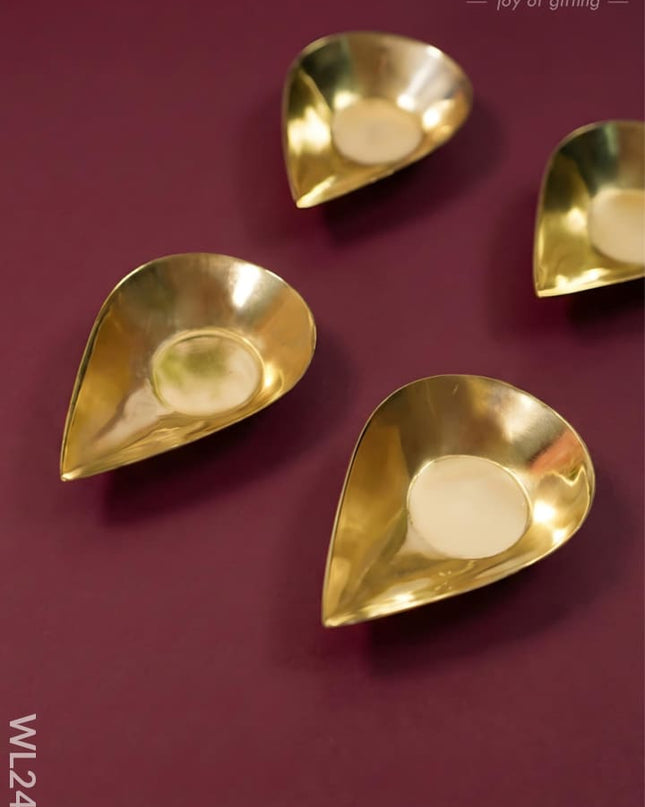Brass Kuber Diya (Set of 4) WL2443 - Brass Diya RG
