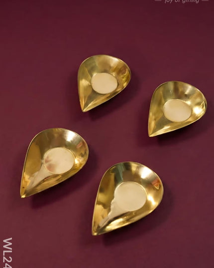 Brass Kuber Diya (Set of 4) WL2443 - Brass Diya RG